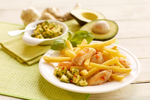 Hühnchenbrustfilet mit Pommes frites und Avocado-Chili-Salsa - McCain ...