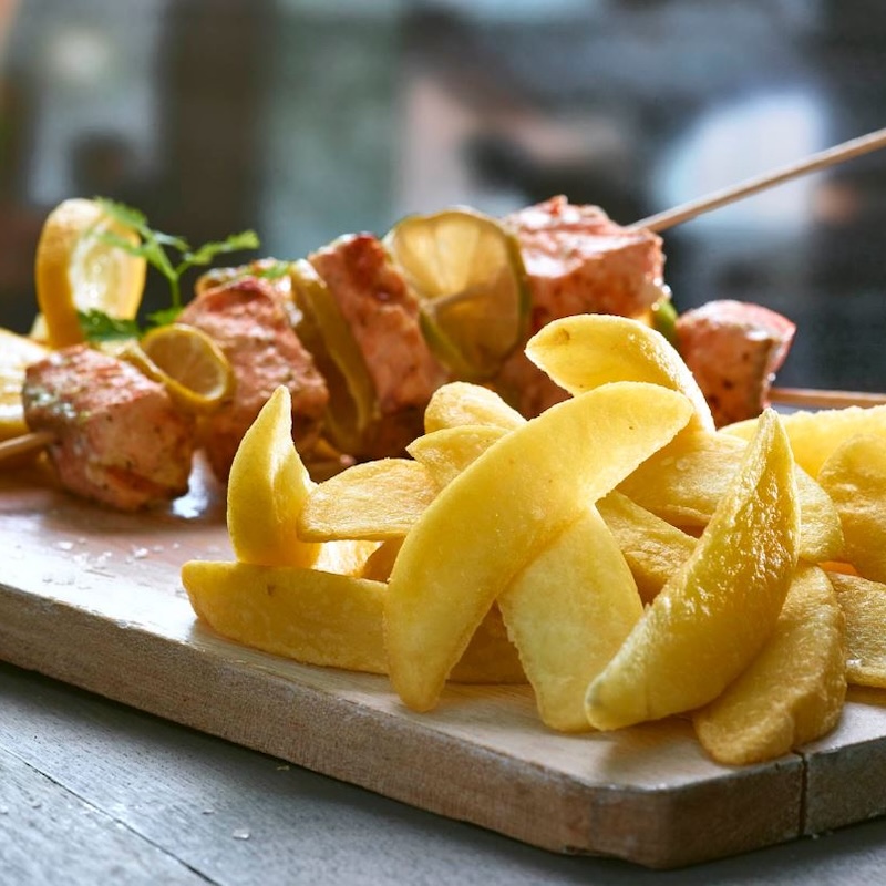 Wedgehouse et brochettes de poulet mariné