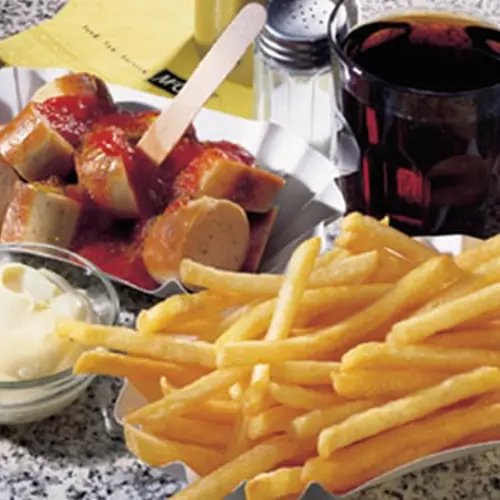 Currywurst mit Pommes frites