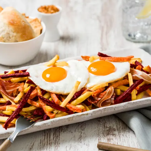 Huevos rotos con Veggie Fries