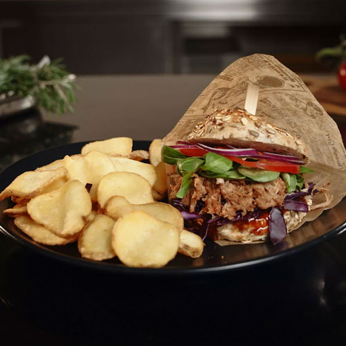 Burger à l'effiloché de porc, BBQ & miel